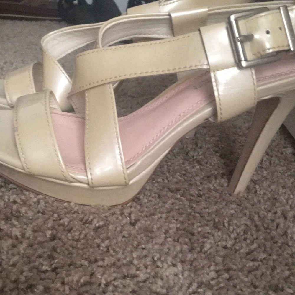 Gianni Bini strappy  heels